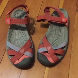 Keen Size 7 Brand New Sandals